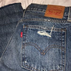 NWOT Levi 501 Straight Cut/Boyfriend Jeans!